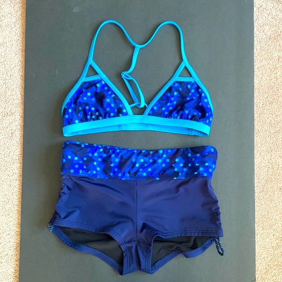TYR 2 Piece Swimsuit - Picture 1 of 5